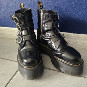 Dr. Martens Jadon Max Hardware